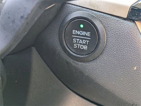 Used 2022 Ford Escape SE image 22