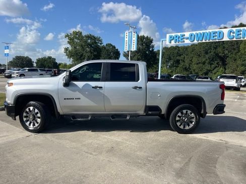 Used 2021 Chevrolet Silverado 2500 Custom w/ Custom Value Package AWD/4WD image 3