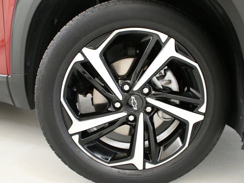 Used 2023 Chevrolet TrailBlazer RS w/ Sun and Liftgate Package FWD image 34