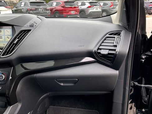 Used 2019 Ford Escape Titanium image 18