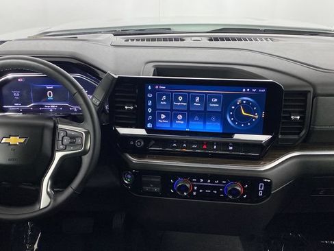 Certified 2025 Chevrolet Silverado 1500 LT AWD/4WD image 20