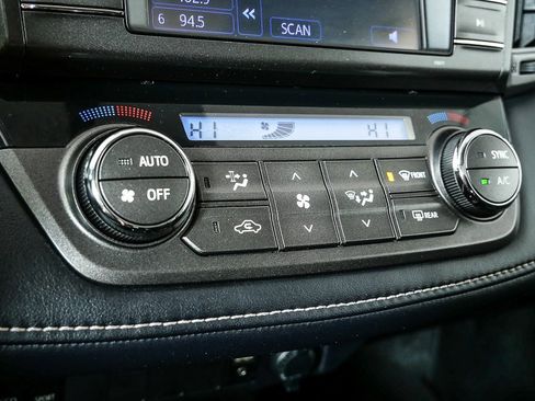 Used 2013 Toyota RAV4 XLE image 14