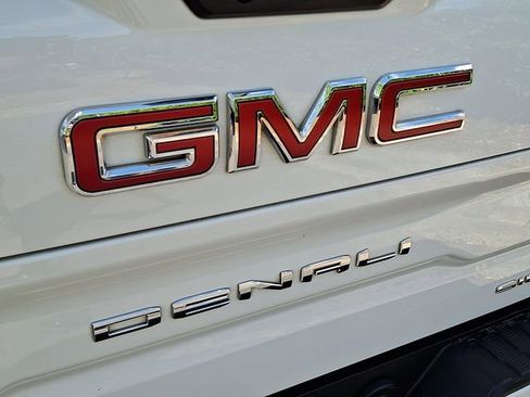 Used 2023 GMC Sierra 1500 Denali w/ Denali Reserve Package AWD/4WD image 26