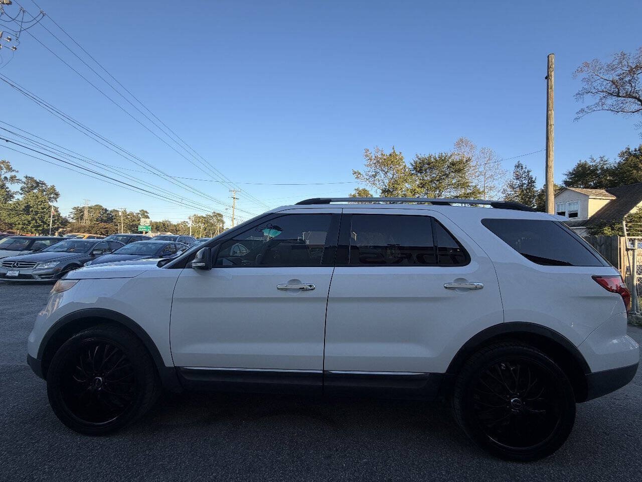 Used 2013 Ford Explorer XLT AWD/4WD image 3