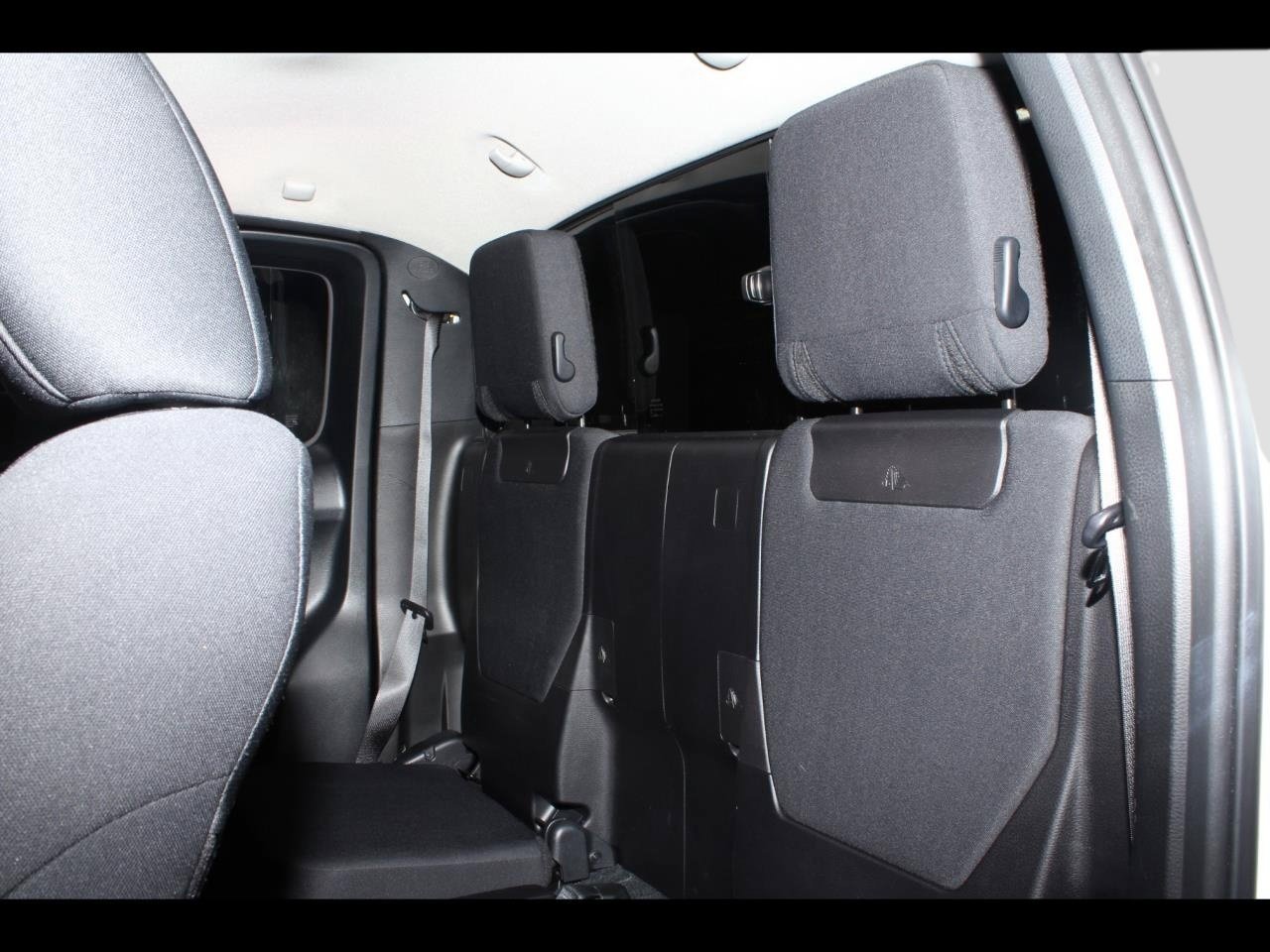 Used 2021 Toyota Tacoma SR5 RWD image 18