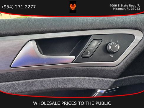 Used 2017 Volkswagen Golf Wolfsburg Edition FWD image 18