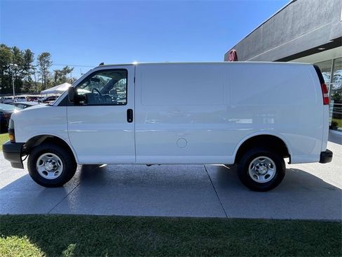 Used 2023 Chevrolet Express 2500 w/ Driver Convenience Package image 14