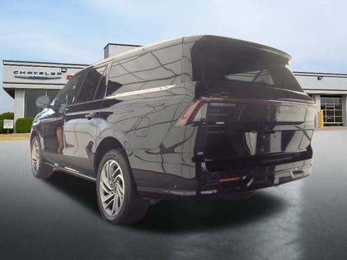Used 2025 Lincoln Navigator L Reserve AWD/4WD image 6