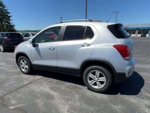 Used 2022 Chevrolet Trax LT w/ LT Convenience Package AWD/4WD image 6
