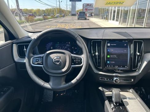 Used 2025 Volvo XC60 B5 Plus AWD/4WD image 18