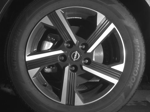 Used 2025 Nissan Sentra SV FWD image 9