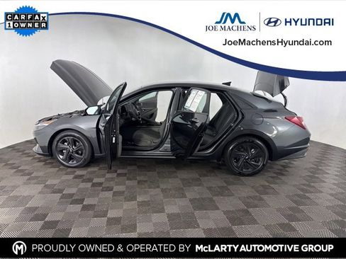 Certified 2022 Hyundai Elantra SEL image 11