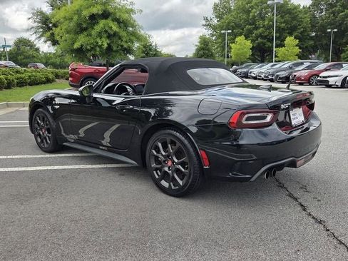 Used 2018 FIAT 124 Spider Abarth RWD image 4