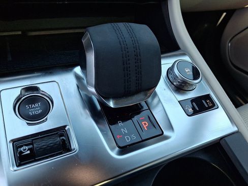 Used 2025 Jaguar F-PACE R-Dynamic S image 15