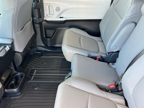 Certified 2026 Toyota Sienna XLE FWD image 12