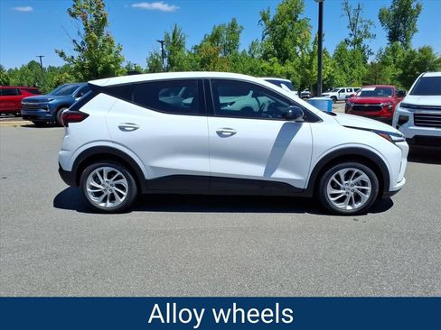 New 2027 Chevrolet Bolt LT w/ Comfort Package FWD image 27