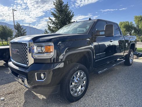 Used 2015 GMC Sierra 2500 Denali AWD/4WD image 2