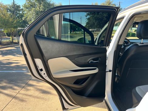 Used 2020 Buick Encore Preferred image 20