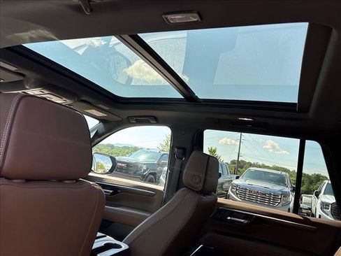 Certified 2025 Chevrolet Tahoe High Country w/ Sun And Tow Package AWD/4WD image 20
