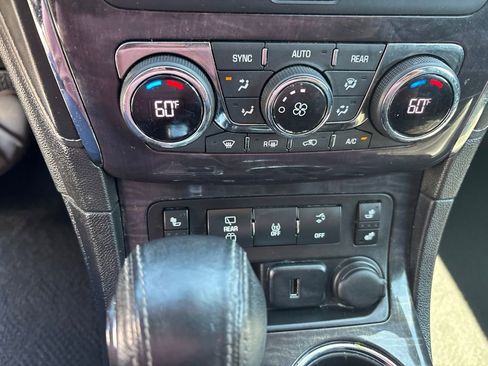 Used 2017 Buick Enclave Leather AWD/4WD image 12