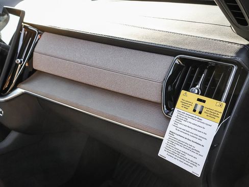 New 2026 Volvo XC90 T8 Plus w/ Protection Package AWD/4WD image 18