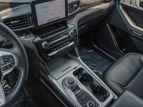 Used 2023 Ford Explorer Limited image 23