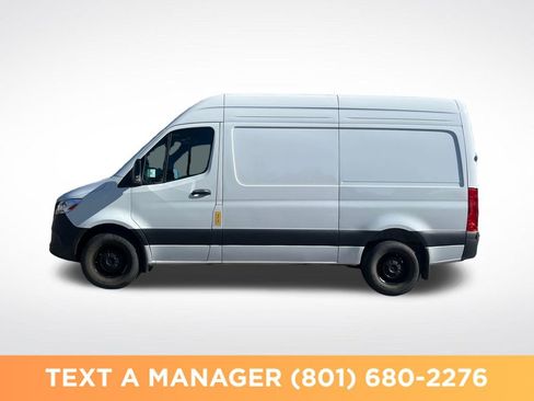 Used 2025 Mercedes-Benz Sprinter 2500 image 2
