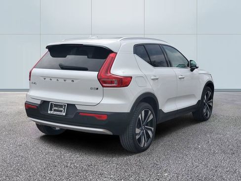 Certified 2023 Volvo XC40 B5 Plus w/ Protection Package Premier AWD/4WD image 4