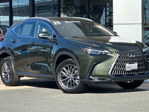 Used 2025 Lexus NX 250 FWD w/ Accessory Package (2T) image 2