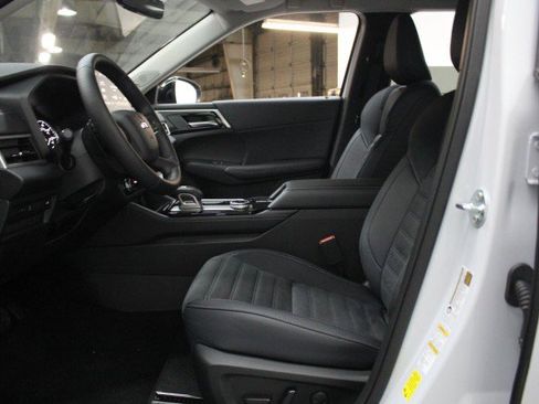 New 2026 Mitsubishi Outlander Trail Edition AWD/4WD image 6