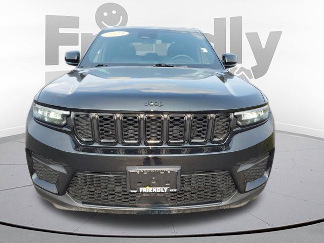 Used 2023 Jeep Grand Cherokee Altitude AWD/4WD image 8