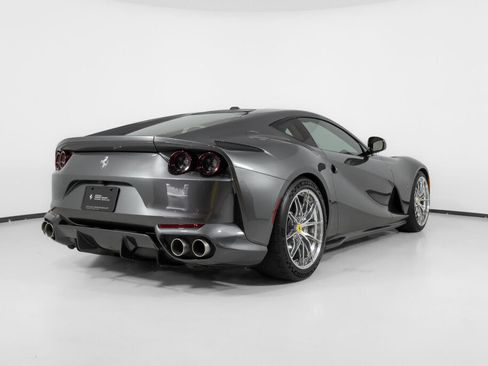 Used 2019 Ferrari 812 Superfast RWD image 8