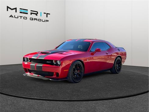 Used 2016 Dodge Challenger SRT Hellcat image 4