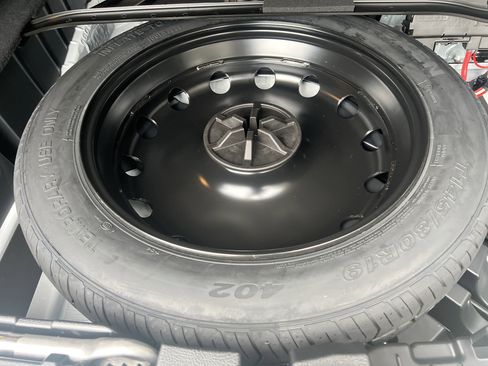 Certified 2025 Mercedes-Benz GLC 300 image 15