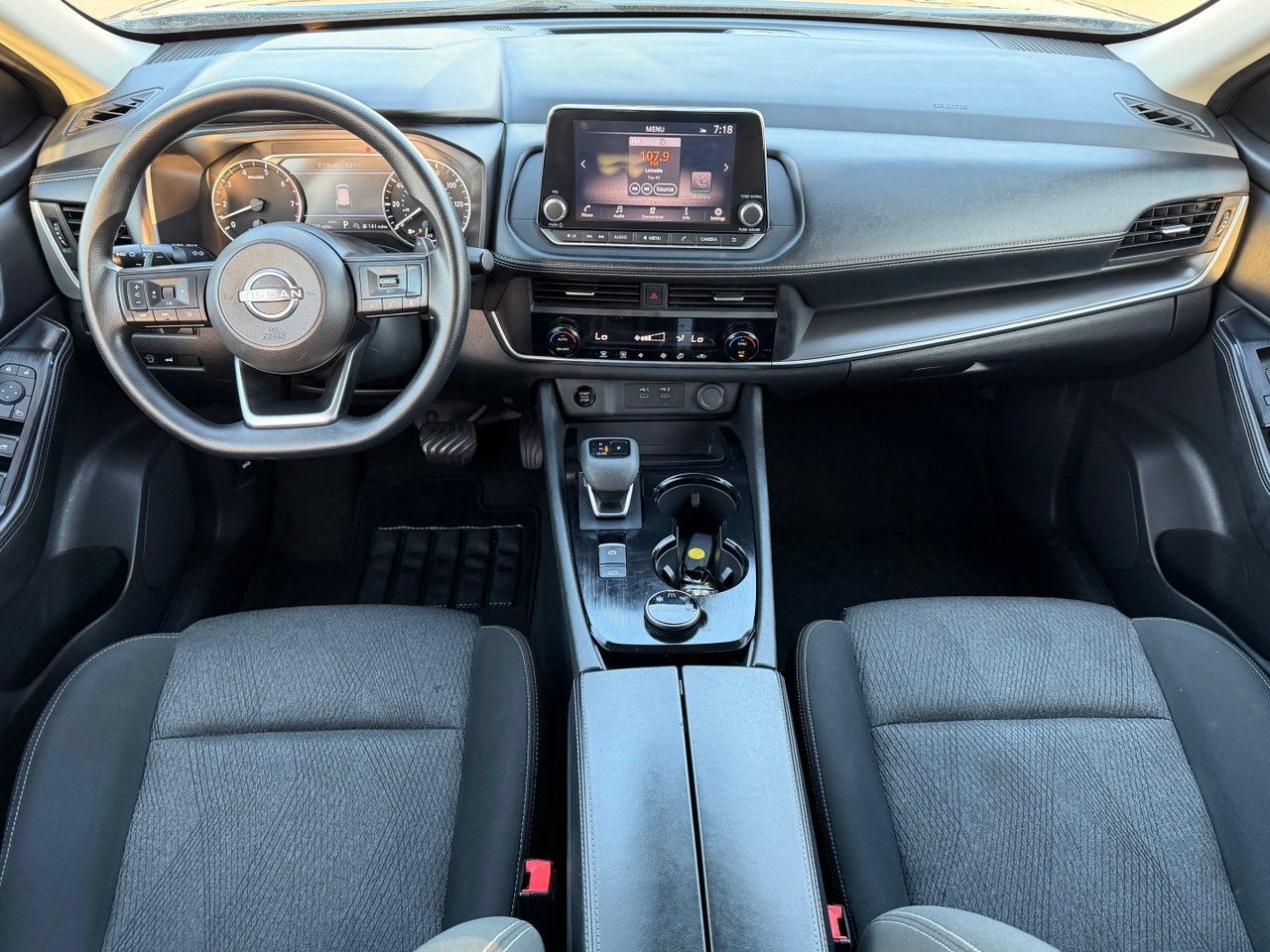 Used 2024 Nissan Rogue SV AWD/4WD image 12