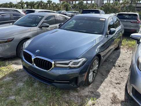 Used 2023 BMW 530i w/ Premium Package RWD image 9