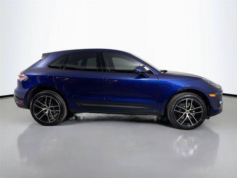 Certified 2026 Porsche Macan AWD/4WD image 8