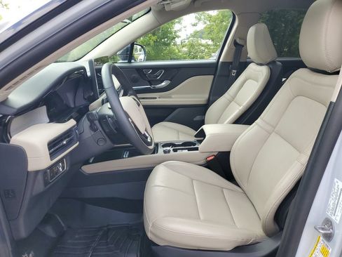 Used 2025 Lincoln Corsair AWD w/ Equipment Group 101A image 12