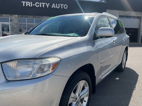 Used 2010 Toyota Highlander Limited AWD/4WD image 2