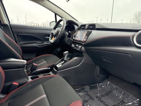 Used 2025 Nissan Versa SR w/ Trunk Package image 24