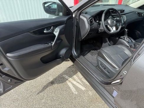 Used 2019 Nissan Rogue SL w/ Premium Package AWD/4WD image 8