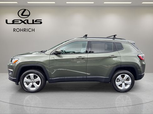 Used 2018 Jeep Compass Latitude w/ Popular Equipment Group AWD/4WD image 9