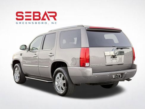 Used 2007 Cadillac Escalade AWD w/ Information Package image 12