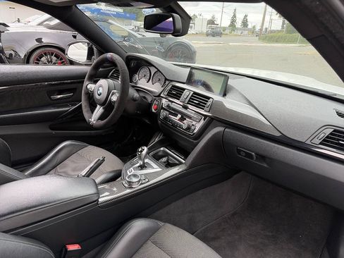 Used 2015 BMW M4 Coupe RWD image 9