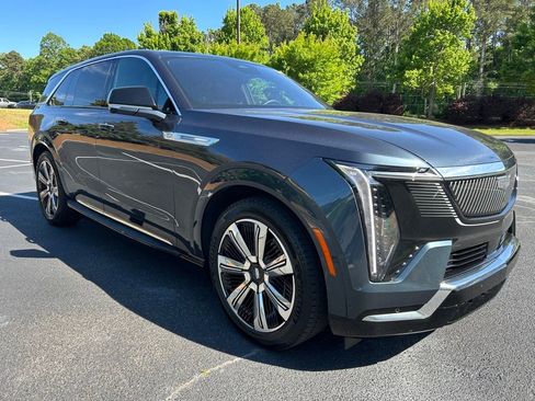 Used 2025 Cadillac Escalade IQ Luxury 2 w/ LPO, Premium Carpet Package AWD/4WD image 21