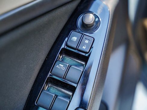 Used 2018 MAZDA MAZDA3 Sport image 19