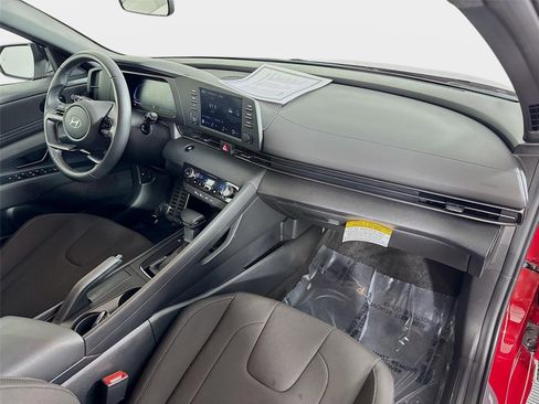 Certified 2025 Hyundai Elantra Sport FWD image 26