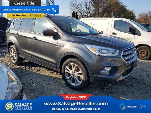 Used 2017 Ford Escape SE w/ Equipment Group 201A image 5