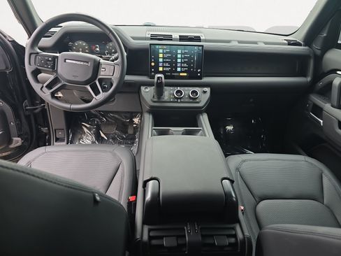 Used 2025 Land Rover Defender 110 X-Dynamic SE AWD/4WD image 3