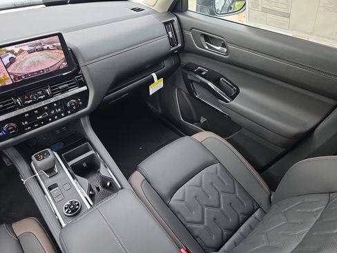 New 2026 Nissan Pathfinder Platinum AWD/4WD image 20